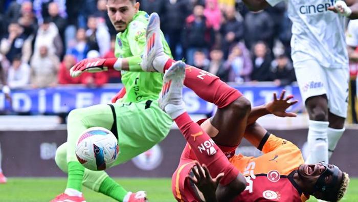 Kasımpaşa - Galatasaray maçına damga vuran pozisyonu Trio'da değerlendirdiler: Kırmızı kart, penaltı... 6 kasimpasa galatasaray macina damga vuran pozisyonu trioda degerlendirdiler kirmizi kart penalti 5 WpZ9CLvS