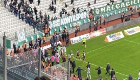 konyaspor trabzonspor macinda kavga yedek kulubeleri de karisti VRMmNjFu