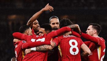 liverpool sampiyonluga yuruyor lhb3XIAj
