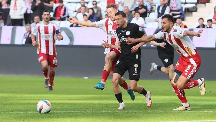 'Maçı 8 kişi tamamlamalıydı' 27. haftanın hakem raporu ortaya çıktı: Galatasaray'ı bir golden etti 12 maci 8 kisi tamamlamaliydi 27 haftanin hakem raporu ortaya cikti galatasarayi bir golden etti 4RE27W8W