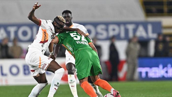 'Maçı 8 kişi tamamlamalıydı' 27. haftanın hakem raporu ortaya çıktı: Galatasaray'ı bir golden etti 3 maci 8 kisi tamamlamaliydi 27 haftanin hakem raporu ortaya cikti galatasarayi bir golden etti k8A91Mjj