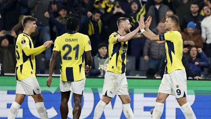 Mourinho, Vlahovic ile görüştü! İtalyanlar 1. sayfadan duyurdu: Sırp golcü kararını verdi 1 mourinho vlahovic ile gorustu italyanlar 1 sayfadan duyurdu sirp golcu kararini verdi 0 K5ynv5A6