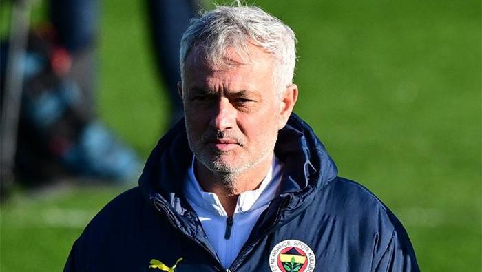 Mourinho'dan zehir zemberek Galatasaray sözleri 'Okan Buruk'un seviyesine inemem!' Irkçılık açıklaması... 1 mourinhodan zehir zemberek galatasaray sozleri okan burukun seviyesine inemem irkcilik aciklamasi 0 BSVJBcJ1