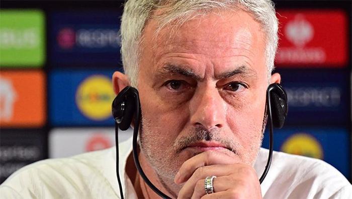 Mourinho'dan zehir zemberek Galatasaray sözleri 'Okan Buruk'un seviyesine inemem!' Irkçılık açıklaması... 4 mourinhodan zehir zemberek galatasaray sozleri okan burukun seviyesine inemem irkcilik aciklamasi 3 ZGvRWf2G