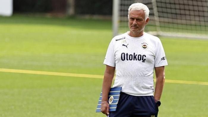 Mourinho'ya verilen 4 maçlık ceza sonrası Fenerbahçe'den ilk açıklama 4 mourinhoya verilen 4 maclik ceza sonrasi fenerbahceden ilk aciklama 3 Ahl4KNa6