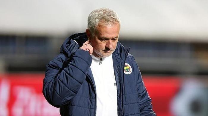Mourinho'ya verilen 4 maçlık ceza sonrası Fenerbahçe'den ilk açıklama 5 mourinhoya verilen 4 maclik ceza sonrasi fenerbahceden ilk aciklama 4 NYXQgGcm