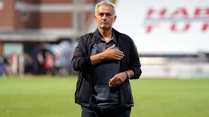 Mourinho'ya verilen 4 maçlık ceza sonrası Fenerbahçe'den ilk açıklama 8 mourinhoya verilen 4 maclik ceza sonrasi fenerbahceden ilk aciklama 7 AIfbpaNM