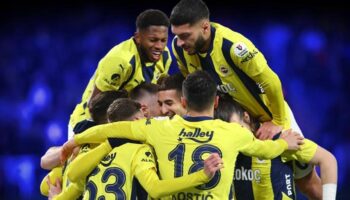 ozet fenerbahceden altin degerinde 3 puan fenerbahce antalyaspor maci sonucu 3 0 G7j85FUu