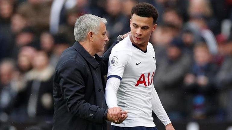 premier lig devi jose mourinhonun yusuf akcicek karari sonrasi soka ugradi genc stoper icin 6qi3nHWH