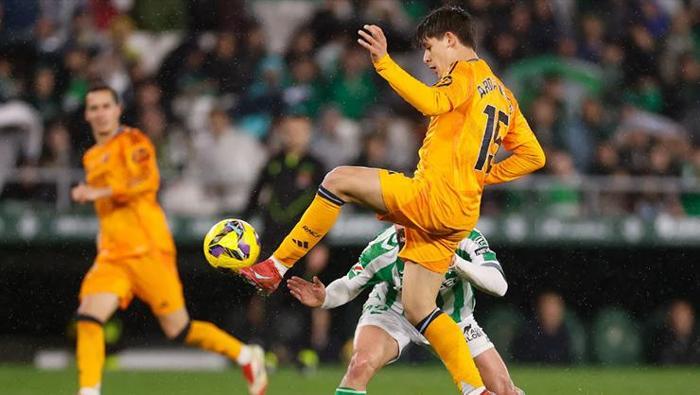 Real Madrid yenildi, Arda Güler'e 'Ruhu yerde gezen hayalet!' denildi! Real Betis mağlubiyetinin ardından Carlo Ancelotti'ye eleştiri... 4 real madrid yenildi arda gulere ruhu yerde gezen hayalet denildi real betis maglubiyetinin ardindan gbaUHqyq
