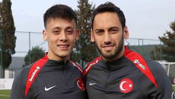 Real Madrid'in kapısında transfer kuyruğu! Arda Güler transferinde Hakan Çalhanoğlu devrede 5 real madridin kapisinda transfer kuyrugu arda guler transferinde hakan calhanoglu devrede 4 iAS3rT8I