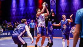 red bull half courtta sampiyon belli oldu kupayi nigel hayes davis verdi WV32Dvme