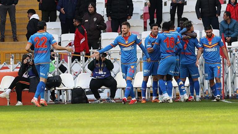 riza calimbayin sivassporundan ilk macta ilk galibiyet goztepe deplasmanda kazanmayi unuttu sivasspor 3 1 goztepe luyTzYvU