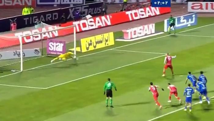 Serdar Dursun şaştı kaldı! Penaltı kaçtı, hakem tekrar ettirdi, bu sefer izin çıkmadı! İşte o anlar... 2 serdar dursun sasti kaldi penalti kacti hakem tekrar ettirdi bu sefer izin cikmadi iste 9EFY2NMh
