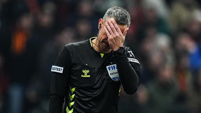 Trio'da Galatasaray - Fenerbahçe derbisinin tartışmalı pozisyonları değerlendirildi: 'Net bir penaltı!' 15 trioda galatasaray fenerbahce derbisinin tartismali pozisyonlari degerlendirildi net bir penalti 14 QiDzTkus