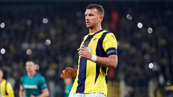 Ve Edin Dzeko imzayı atıyor! Menajeri çağırıldı 1 ve edin dzeko imzayi atiyor menajeri cagirildi 0 MpHGyDa4