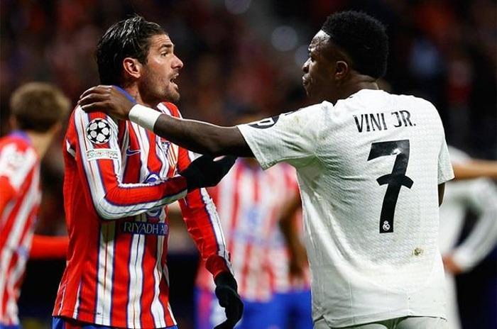 Vinicius Junior, Atletico Madrid taraftarlarını sahaya indiriyordu! Olay hareket... 4 vinicius junior atletico madrid taraftarlarini sahaya indiriyordu olay hareket 3 MvLIqHpz