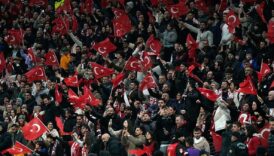 a milli futbol takimi 910 gun sonra istanbulda LXD3xHBY