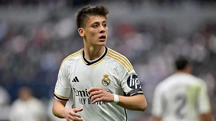 Arda Güler Real Madrid'den ayrılıyor mu? İspanyollar genç oyuncunun kararını açıkladı 4 arda guler real madridden ayriliyor mu ispanyollar genc oyuncunun kararini acikladi 3 tQ51C84u