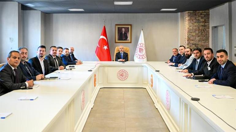 bakan uraloglu dijital telif yasasi ile ilgili elimizden geleni yapacagiz 0 UO91pOuu