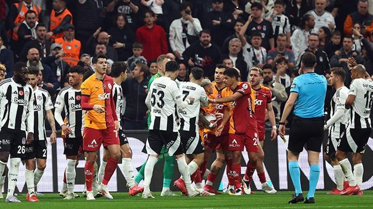 besiktas galatasaray derbisinde kaos iki yildiz birbirine girdi yabanci madde yagdi 0