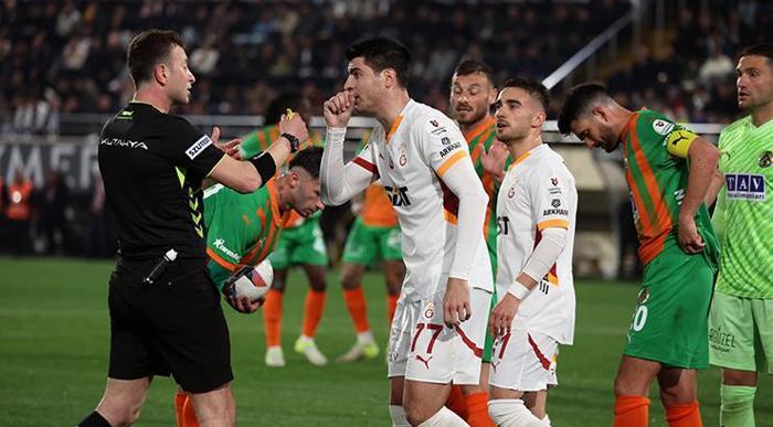 Beşiktaş-Galatasaray maçı için Okan Buruk'tan Yasin Kol uyarısı! 3 besiktas galatasaray maci icin okan buruktan yasin kol uyarisi 2 QcyjfpE9