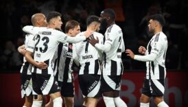 besiktas ligdeki dengeleri bozdu sampiyonluk yarisinda buyuk yara QMvXDmX1