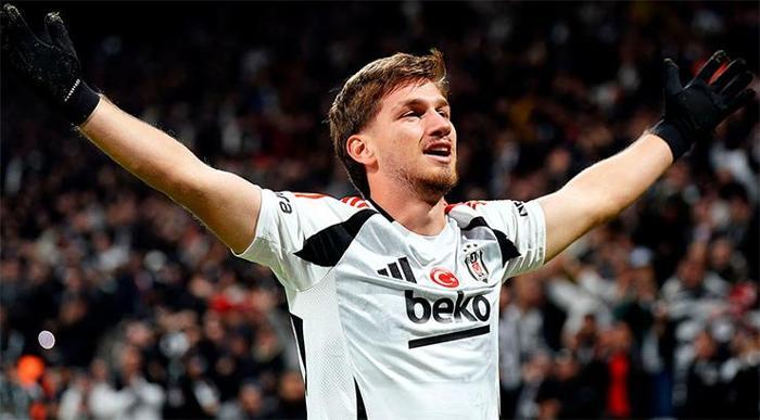Beşiktaş'ta derbi öncesi Semih Kılıçsoy gelişmesi! Kafaları karıştırdı 3 besiktasta derbi oncesi semih kilicsoy gelismesi kafalari karistirdi 2 CRBOXrge