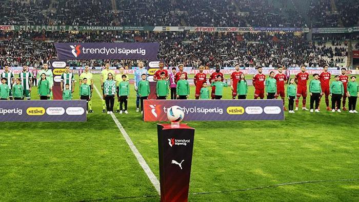 Beşiktaş'ta kadro dışı kararı! Solskjaer ile acil toplantı 5 besiktasta kadro disi karari solskjaer ile acil toplanti 4 2DySEMk3