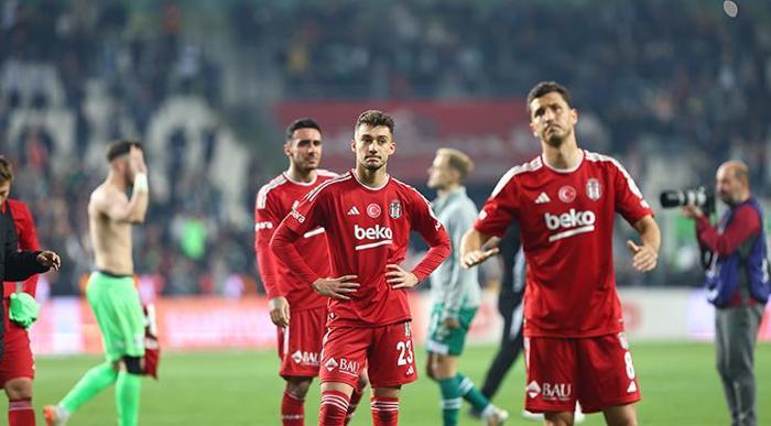 Beşiktaş'ta tam sekiz ayrılık! Solskjaer neşteri vurdu! 1 besiktasta tam sekiz ayrilik solskjaer nesteri vurdu 0