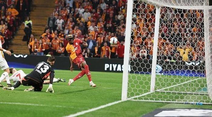 Dünya devi, Victor Osimhen için 11 yıldızını kovuyor! Galatasaray'a şok, çıldırdılar... 2 dunya devi victor osimhen icin 11 yildizini kovuyor galatasaraya sok cildirdilar 1 Ip4Xr1ft