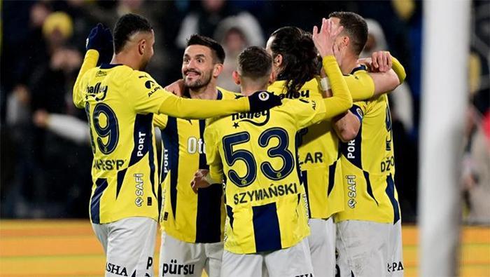 Fenerbahçe tam 8 isim için düğmeye bastı! Bomba Dzeko teklifi ve Tadic kararı 1 fenerbahce tam 8 isim icin dugmeye basti bomba dzeko teklifi ve tadic karari 0 zQekO5Fq