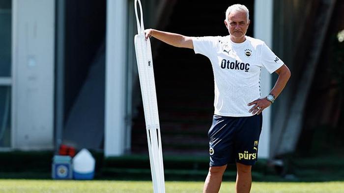Fenerbahçe'de büyük yaprak dökümü! 8 oyuncu takımdan ayrılıyor... 2 fenerbahcede buyuk yaprak dokumu 8 oyuncu takimdan ayriliyor 1 8MkhEc3S
