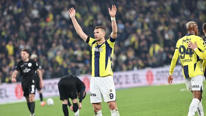 Fenerbahçe'de Cenk Tosun sürprizi! Jose Mourinho kararını verdi 1 fenerbahcede cenk tosun surprizi jose mourinho kararini verdi 0 Z3c16S9Y