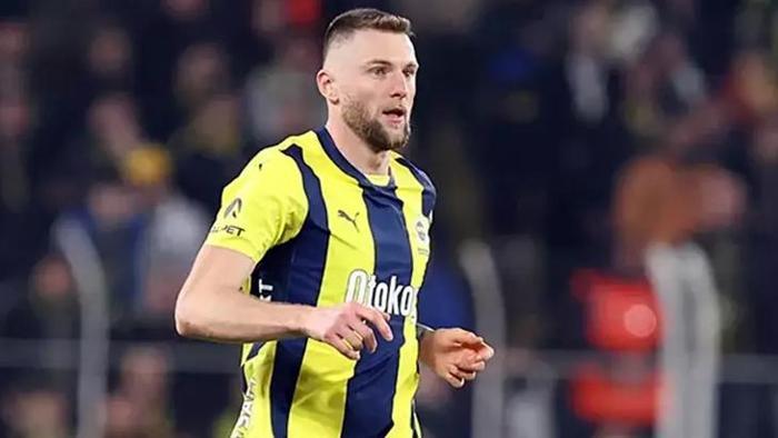 Fenerbahçe'de Devler Ligi için dev transfer hamleleri! 2 yıldız ve kaleci için kollar sıvandı 5 fenerbahcede devler ligi icin dev transfer hamleleri 2 yildiz ve kaleci icin kollar sivandi aT1v43L4