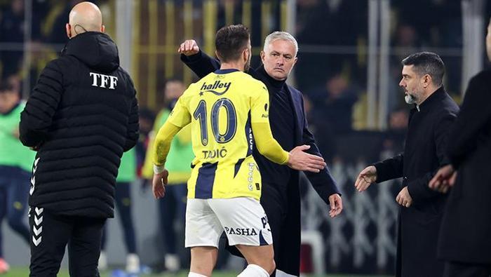 Fenerbahçe'de istenmeyen adam ilan edildi: Ajax'tan transfer açıklaması geldi! Sürpriz Tadic gelişmesi... 3 fenerbahcede istenmeyen adam ilan edildi ajaxtan transfer aciklamasi geldi surpriz tadic gelismesi 2 sRXMCLpH