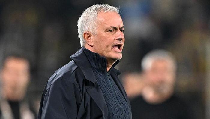 Fenerbahçe'de Mourinho'nun prensi için 2 dev karşı karşıya: Transferde kesenin ağzı açılacak! Bonservisi dudak uçuklatıyor 1 fenerbahcede mourinhonun prensi icin 2 dev karsi karsiya transferde kesenin agzi acilacak bonservisi dudak pREtlM37
