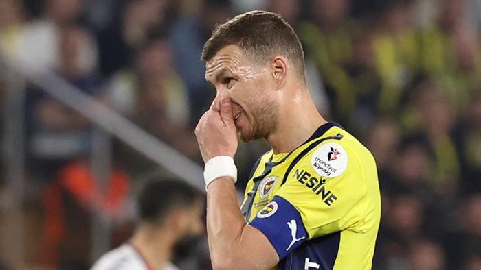 Fenerbahçe'de taraftarı çıldırtan istatistik! Sadece Beşiktaş ve Eyüpspor kaldı... 5 fenerbahcede taraftari cildirtan istatistik sadece besiktas ve eyupspor kaldi 4