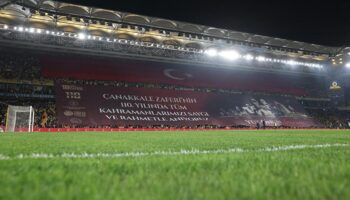 fenerbahceden 18 mart canakkale zaferinin 110 yilina ozel koreografi AaeQqbF1