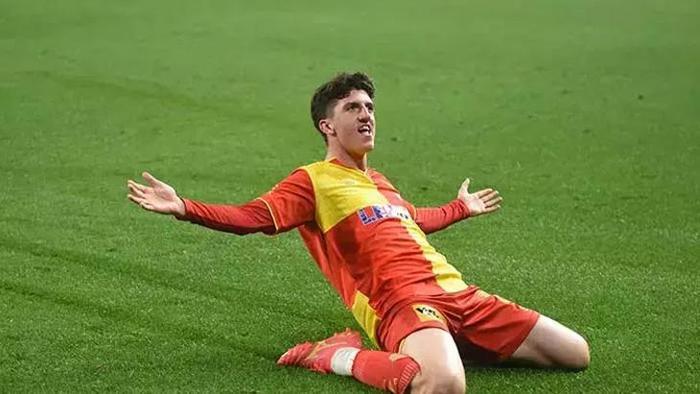 Fenerbahçe'den Göztepeli genç yıldıza transfer kancası! Listeye alındı... 2 fenerbahceden goztepeli genc yildiza transfer kancasi listeye alindi 1