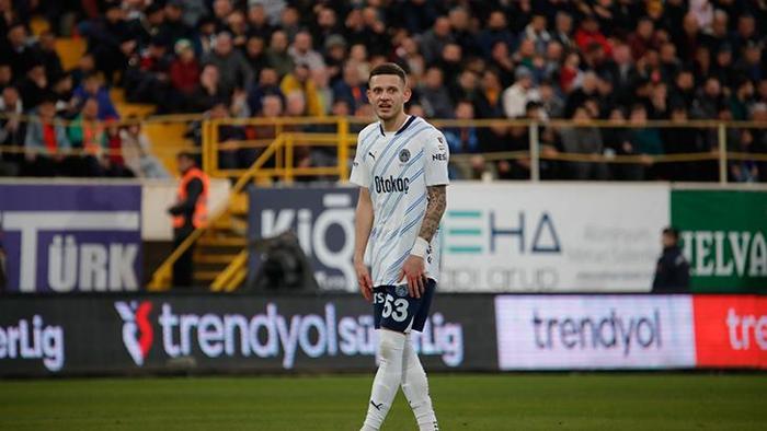 Fenerbahçe'nin 2 yıldızına talip var! İşte istenen bonservis bedeli 2 fenerbahcenin 2 yildizina talip var iste istenen bonservis bedeli 1 Scm36wCB