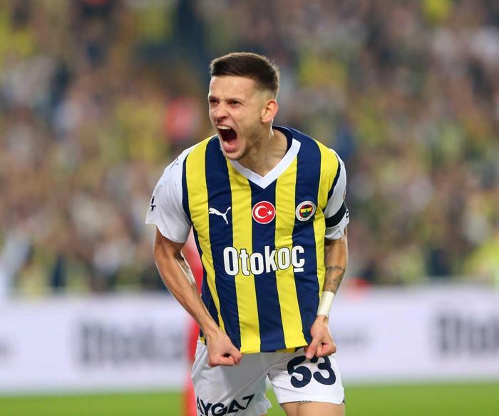 Fenerbahçe'nin 2 yıldızına talip var! İşte istenen bonservis bedeli 3 fenerbahcenin 2 yildizina talip var iste istenen bonservis bedeli 2 WTizFEec