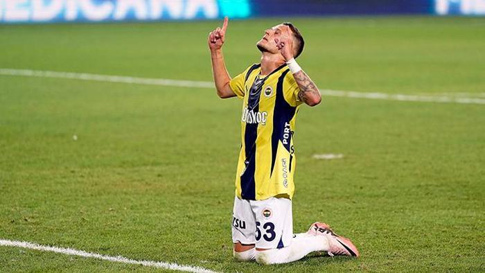 Fenerbahçe'nin 2 yıldızına talip var! İşte istenen bonservis bedeli 5 fenerbahcenin 2 yildizina talip var iste istenen bonservis bedeli 4 9XRlO2E2