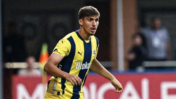 Fenerbahçe'nin genç yıldızı Yusuf Akçiçek paylaşılamıyor! Dünya devi de peşine düştü 5 fenerbahcenin genc yildizi yusuf akcicek paylasilamiyor dunya devi de pesine dustu 4 WdC6jzhZ