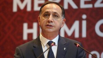 ferhat gundogdu uefa hakem sempozyumuna katildi Q98RW15D