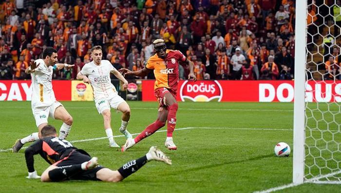 Galatasaray, Antalyaspor karşısında nefes aldı, Okan Buruk, Guaridola'yı solladı! 3 galatasaray antalyaspor karsisinda nefes aldi okan buruk guaridolayi solladi 2 cgmhF1sv