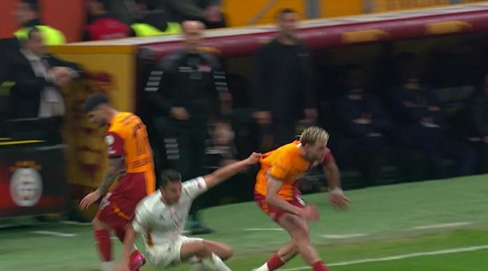 Galatasaray - Antalyaspor maçında yaşanan pozisyonları Trio değerlendirdi: Verilen ve verilmesi beklenen penaltılar! 22 galatasaray antalyaspor macinda yasanan pozisyonlari trio degerlendirdi verilen ve verilmesi beklenen penaltilar 21 mjqXDdzB
