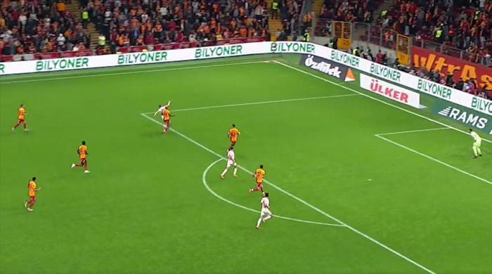 Galatasaray - Antalyaspor maçında yaşanan pozisyonları Trio değerlendirdi: Verilen ve verilmesi beklenen penaltılar! 32 galatasaray antalyaspor macinda yasanan pozisyonlari trio degerlendirdi verilen ve verilmesi beklenen penaltilar 31 ZyfqCcIm