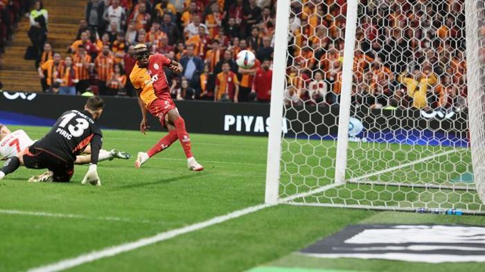 Galatasaray - Antalyaspor maçını spor yazarları değerlendirdi! 'Böylesi daha önce gelmedi! Fabrika ayarlarına dönüyor' 11 galatasaray antalyaspor macini spor yazarlari degerlendirdi boylesi daha once gelmedi fabrika ayarlarina donuyor BY7EMhZP