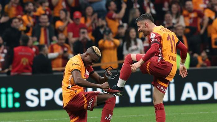 Galatasaray - Antalyaspor maçını spor yazarları değerlendirdi! 'Böylesi daha önce gelmedi! Fabrika ayarlarına dönüyor' 23 galatasaray antalyaspor macini spor yazarlari degerlendirdi boylesi daha once gelmedi fabrika ayarlarina donuyor aK8wbndX